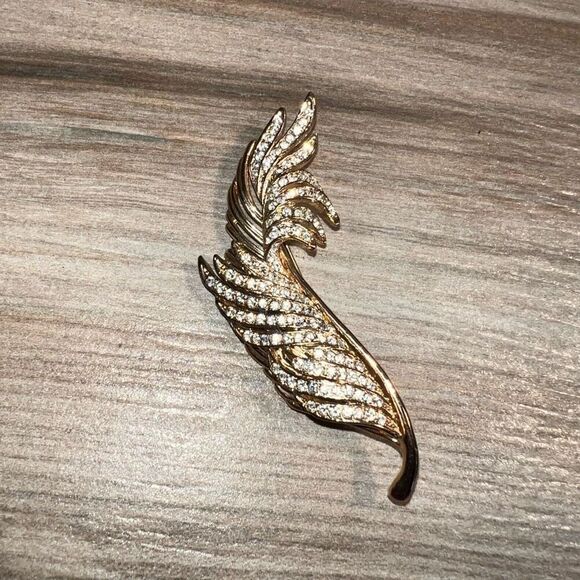Vintage Signed Roman Rhinestone Feather Brooch Gold Tone Collectable Classic - Picture 1 of 6